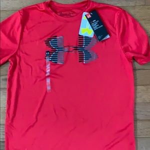 MAKE ME AN OFFER! Red Under Amour shirt NWT